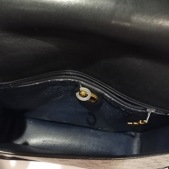 Authentic Vintage Gucci Micro GG Supreme Crossbody - Picture 12 of 16